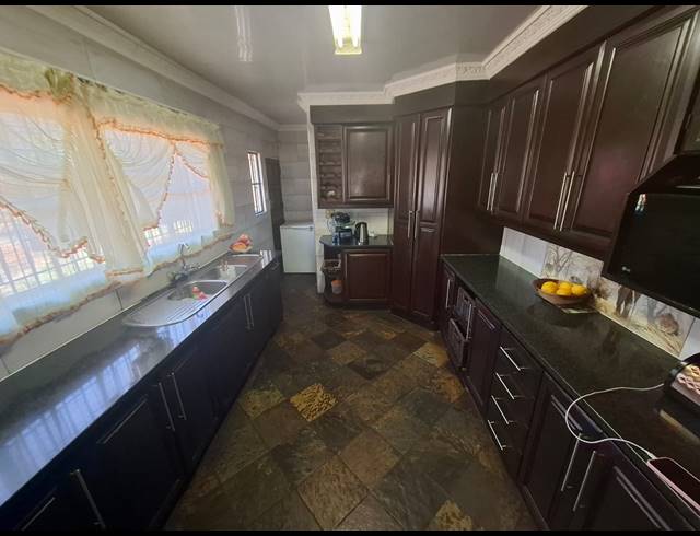 5 BEDROOM HOUSE FOR SALE IN AMANDASIG
